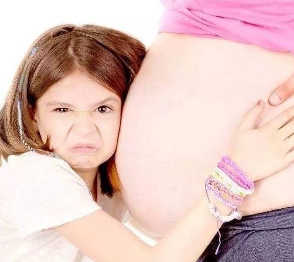 怀孕期间|女性最晚生育年龄公布，超过这个时间，不建议再去冒险