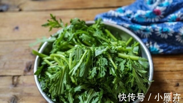 万物生长|好多人炒这菜放蒜又放葱，甚至加鸡精，大错特错，放这个炒才好吃