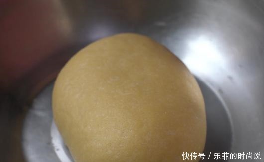 面粉|3个鸡蛋1碗面粉，你最想不到的做法，比油条简单，比油饼好吃