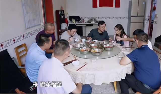 芒果台新综艺捧红另类网红,获得央媒夸赞,为行业树立新标杆