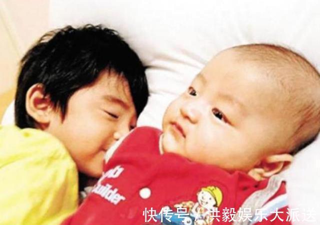 大宝|2岁姐姐被3个月大弟弟吵醒,一看妈妈不在,姐姐做法太有爱了