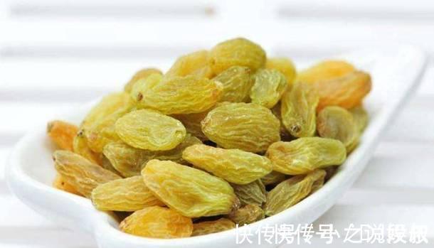 体虚贫血者|葡萄干这样子吃效果翻倍,能抗衰老防癌,美白养肝,知道的人不多
