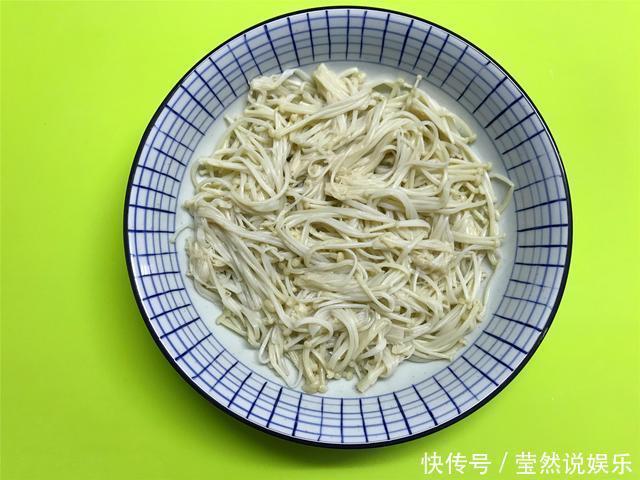 排骨不煮不炖不炸，教你秘制做法，嫩滑多汁入味，好吃不上火