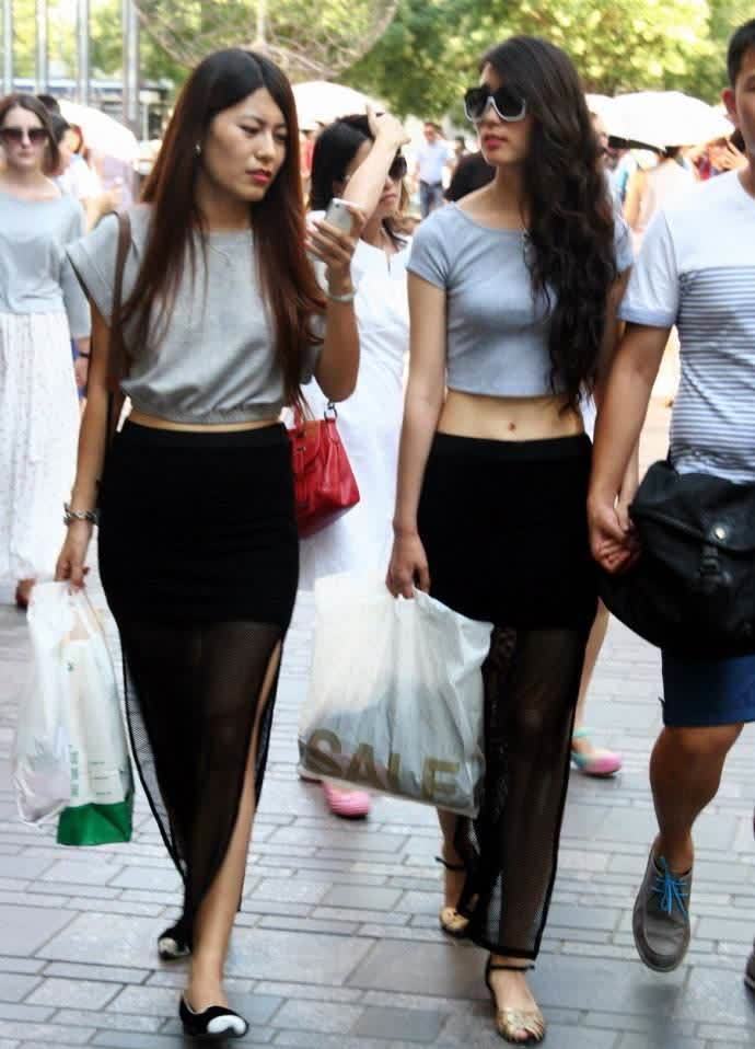 穿搭 小姐姐身穿运动背心,干练又简洁,时尚又性感