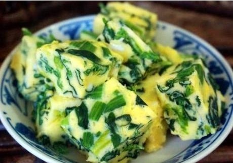 蔬菜饼,不用油也不用面粉,蒸一蒸就上桌,比煎饼还香