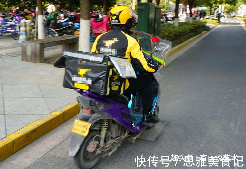 海竿&一幅千年古画,放大5倍后,发现如今最火职业