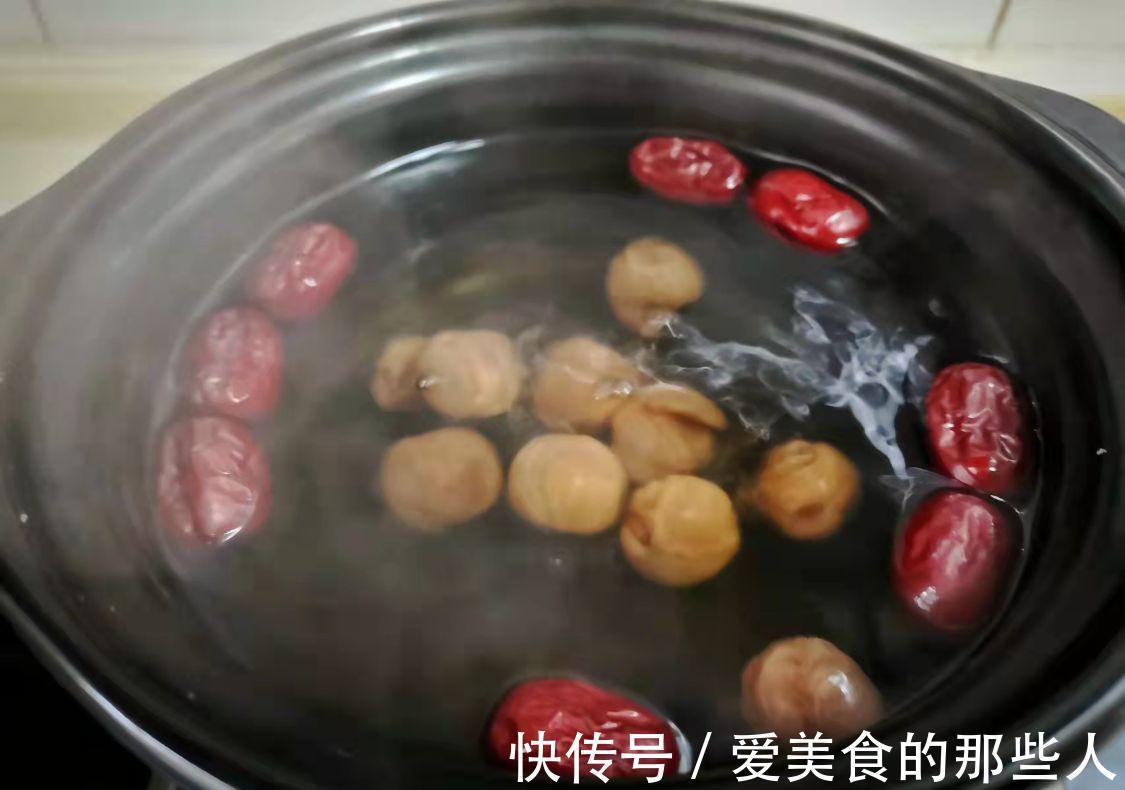 冬天对女人最好的一道汤,益气补血,常喝手脚不冰凉,温暖过寒冬