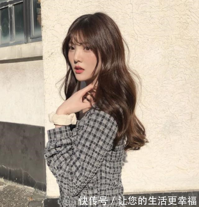 卷发 最近很火的4个发型,剪完立马颜值飞升!最近很火的4个发型,剪完立马颜值飞升!