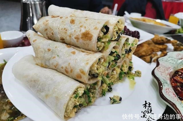 晒500一桌的农村宴席，网友这太实惠了，在城里至少1千！