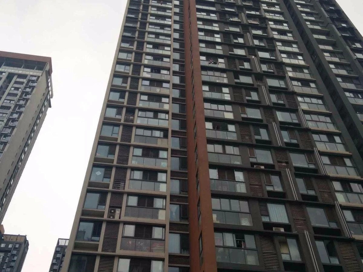 楼市|20年老房子被银行拒贷,卖不掉的老房子,锅是谁的
