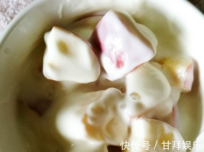 如果送你一把小勺子，下面的水果选一种拌酸奶，你不能放弃哪个？