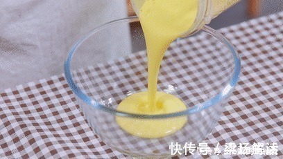 南瓜糕|无油无糖不发酵,儿子却抱着不想撒手一搅一蒸就出锅,太简单