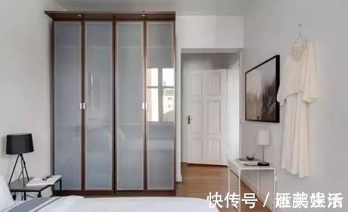 橱柜|老婆坚持在卧室加堵墙,卫生间镜子直接贴墙上,完工后才知新潮!