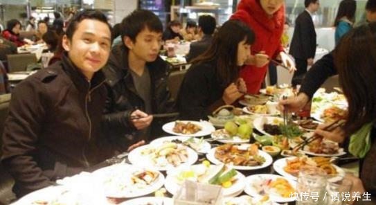 特别|自助餐厅老板这种顾客最“可怕”,别人拼胃口,他们拼“脑子”