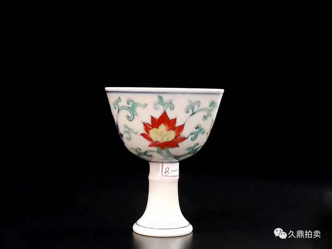 大明成化!「精品赏析」大明成化 斗彩 花卉高脚杯