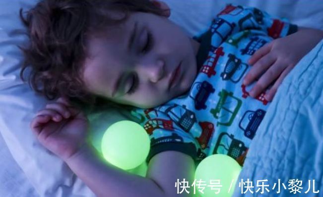 入睡|孩子睡觉有讲究，这2个时间别吵他，睡得安稳孩子长大个儿