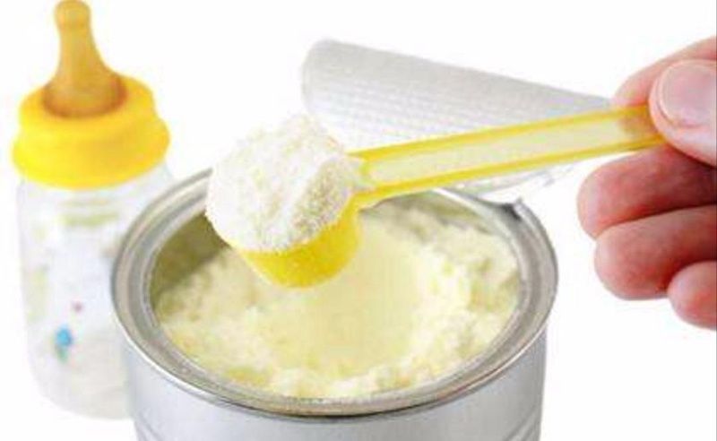 给奶瓶这样消毒是不对的,宝宝喝的相当于是“毒奶”,要纠正