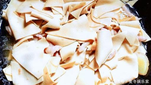 豆腐皮炒猪肉的家常做法,价格便宜,营养价值高!