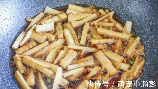 冬季特有的食材，20块钱一斤，吃一顿刮三天油，有条件女人要多吃