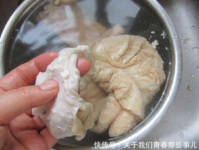 不用|洗大肠时,不用盐不用醋,换成这2样,10分钟洗干净,没有腥臭味