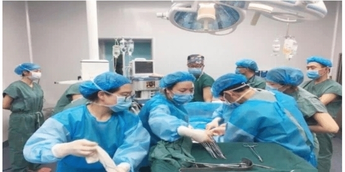 妈妈|产妇刚生完宝宝,忽然一句“想上厕所”,医生大喊:准备手术