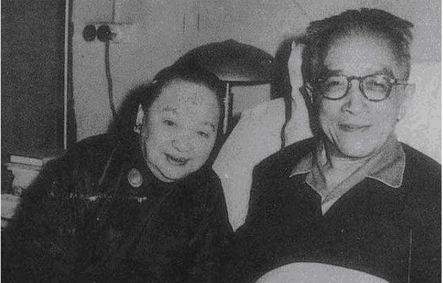 洗洗|民国趣事:胡适得了痔疮,疼痛难忍写日记,并称,想好就得多洗洗