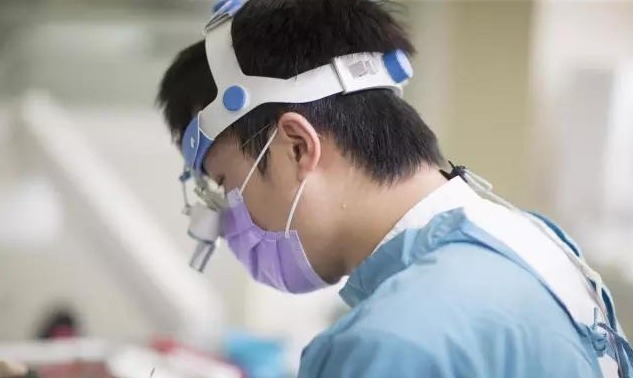 睡着|单身女子去拔牙不小心睡着,回去没多久却怀孕了,真相难以接受