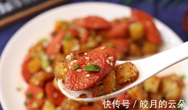 火腿肠|香辣过瘾的孜然土豆火腿肠,浓郁的烧烤风味,下饭又解馋!