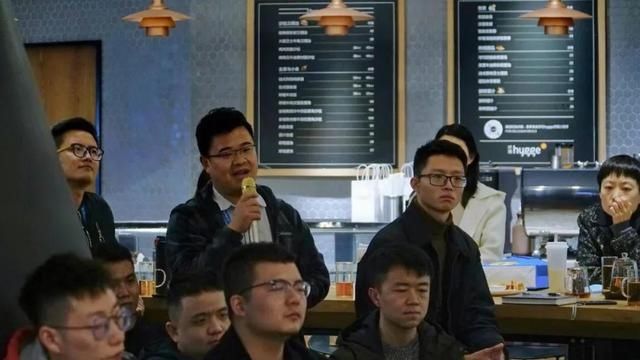  近东|财经作家华祥名：我为什么十年写两本张近东的书？