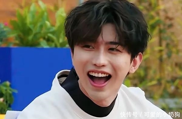 蔡徐坤 蔡徐坤抡沙溢被群嘲,谁注意他拿枕头前小动作,暴露两人真实关系