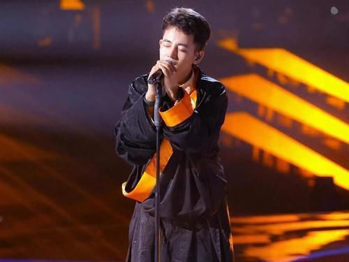 《中国好声音2021》八强晋级赛,回锅肉离场,男学员落单