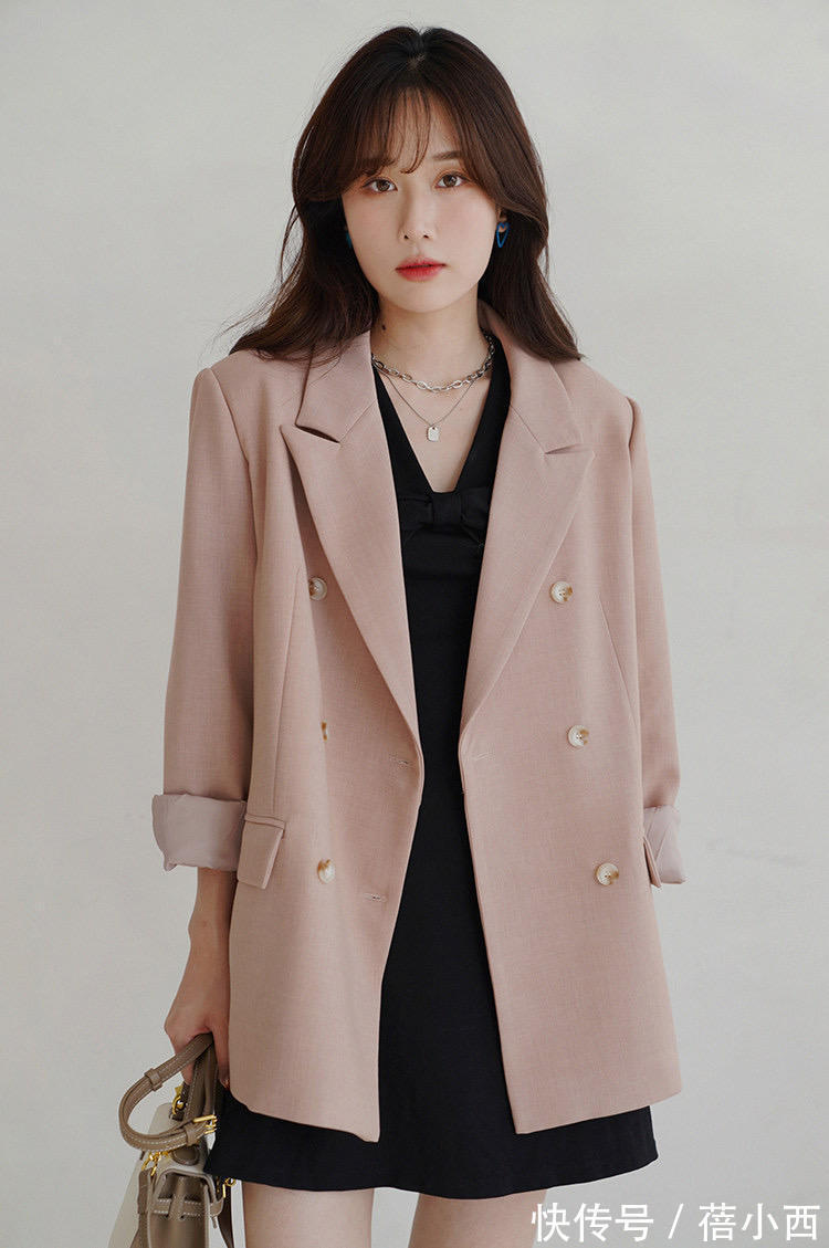 西装外套|“西装”才是永不过时的秋季单品,get这些穿衣技巧,谁穿谁时髦