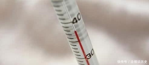 退热|退热就痊愈了？宝宝发烧出现这3种症状，可能会烧坏脑子别大意！