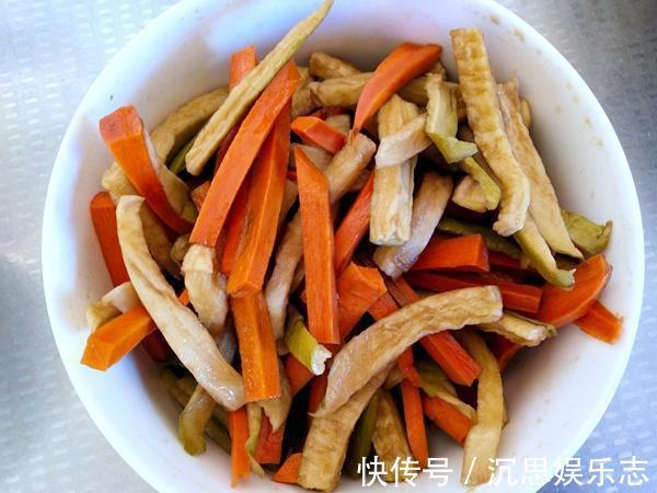 奶奶|腌萝卜怎样做才好吃奶奶用了20年的秘方做法，不用花钱买了