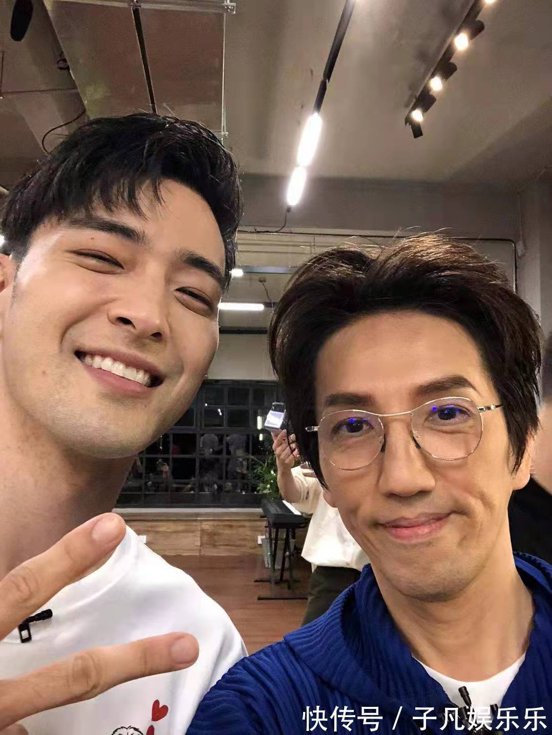 網(wǎng)友艷福不淺，《披荊斬棘的哥哥》哥哥們手機(jī)相冊(cè)私照曝光