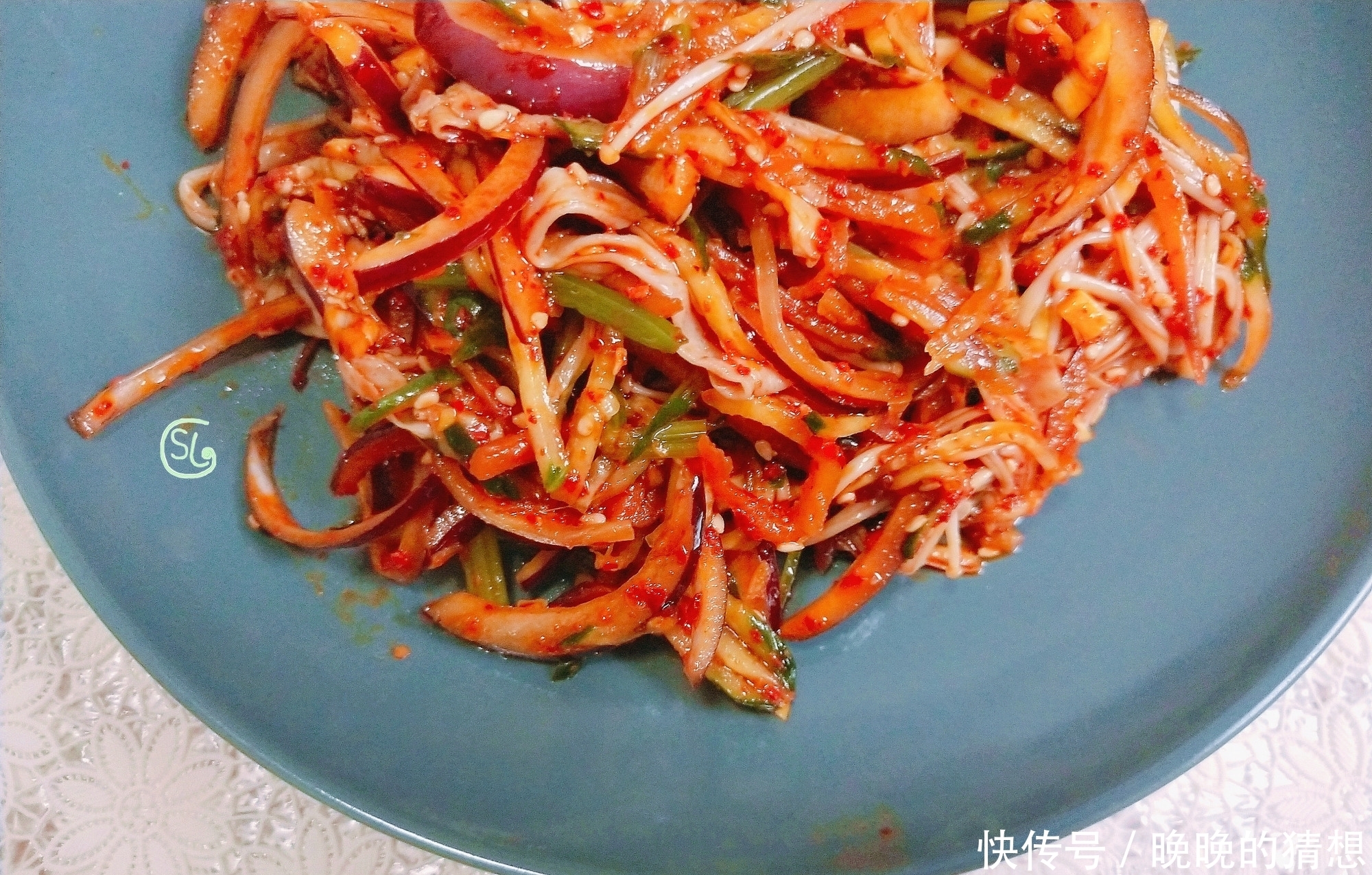 适合春天吃的凉拌菜,6种食材做一大盘,成本不到10块,香辣下饭