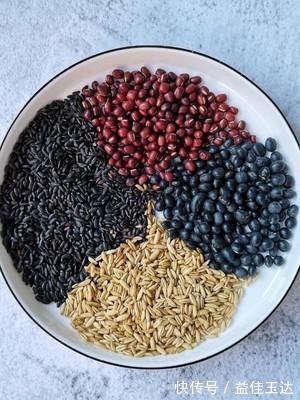 红豆|每天一碗养颜的牛奶杂粮粥,面膜都省了