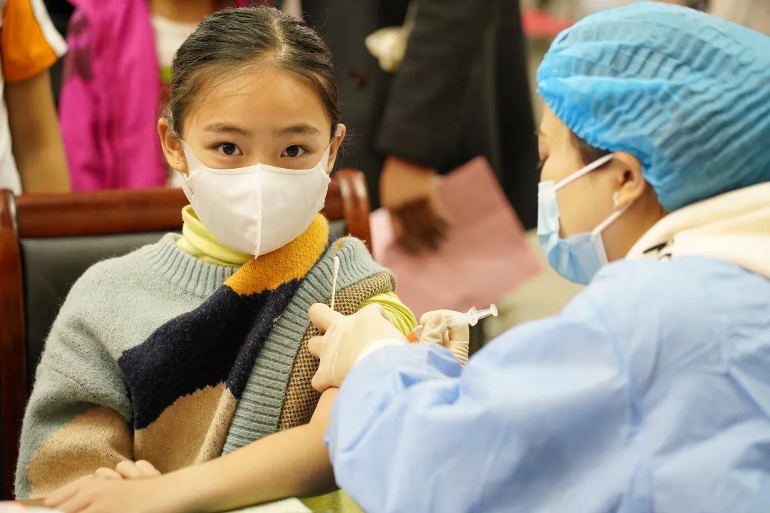 新冠疫苗|“一点都不疼”~丽水的萌娃们为接种新冠疫苗献上一“臂”之力!