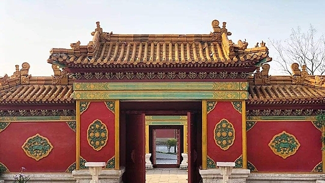 额娘|苏麻喇姑:出身侍女却成康熙“额娘”,死后整个皇宫为她披麻戴孝