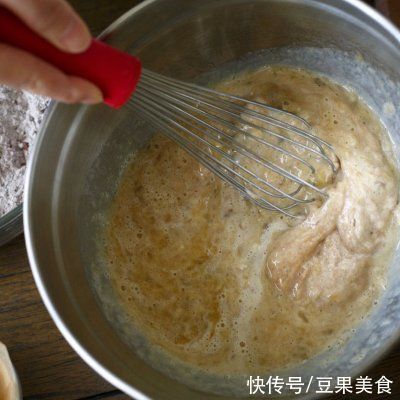 香草精|吃一次就让你忘不了的香蕉可可天然酵母麦芬面包杯