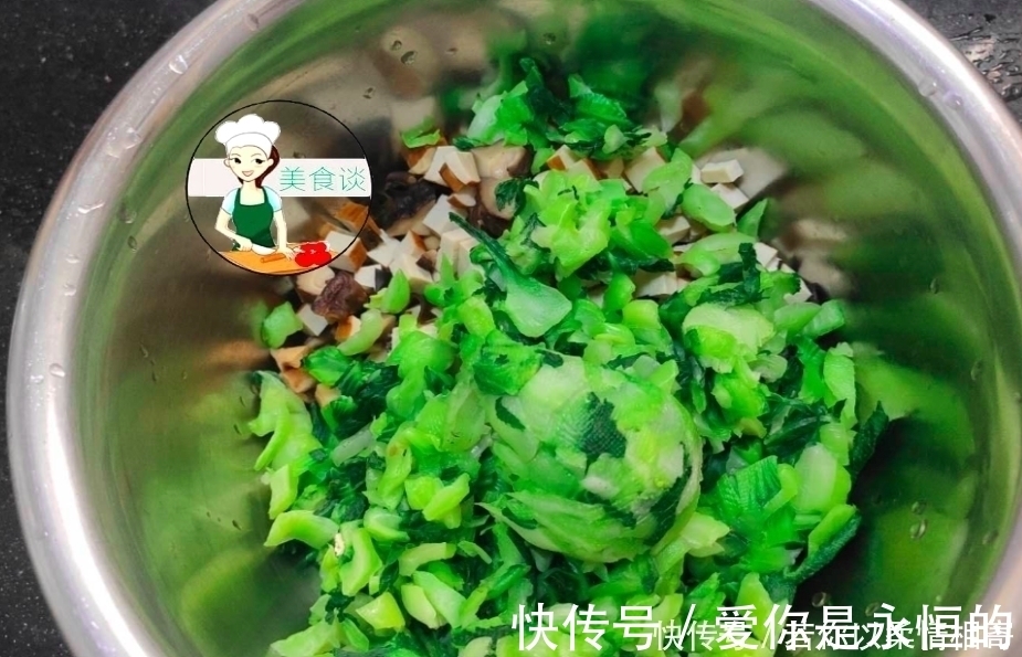 包子|秋天韭菜芹菜靠边站,此菜5毛钱1斤,蒸包子特美味,不放肉也很香