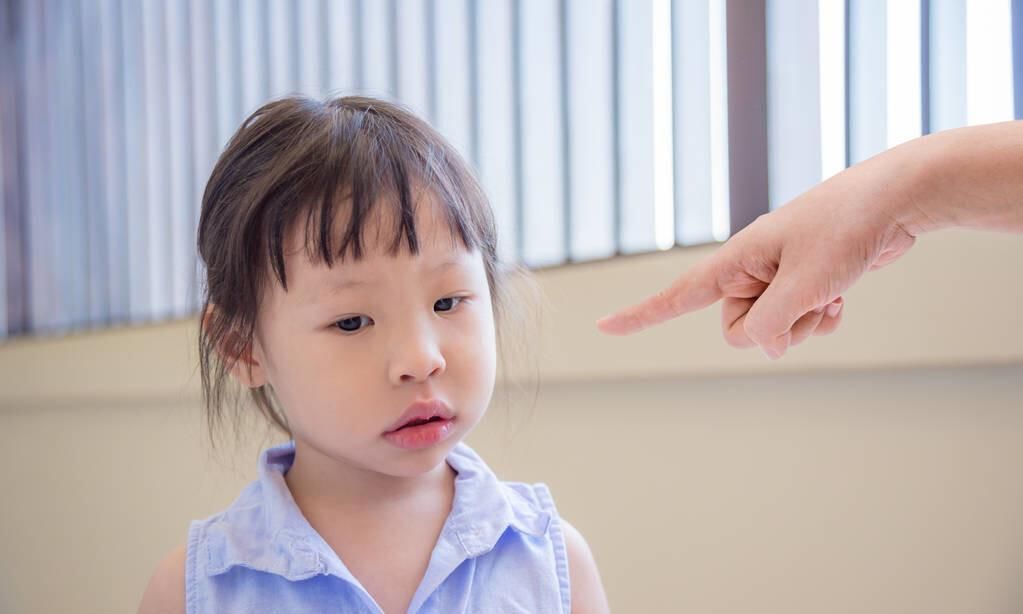 孩子|骂完孩子就后悔，陷入死循环的家长，应该善用“情绪追踪”