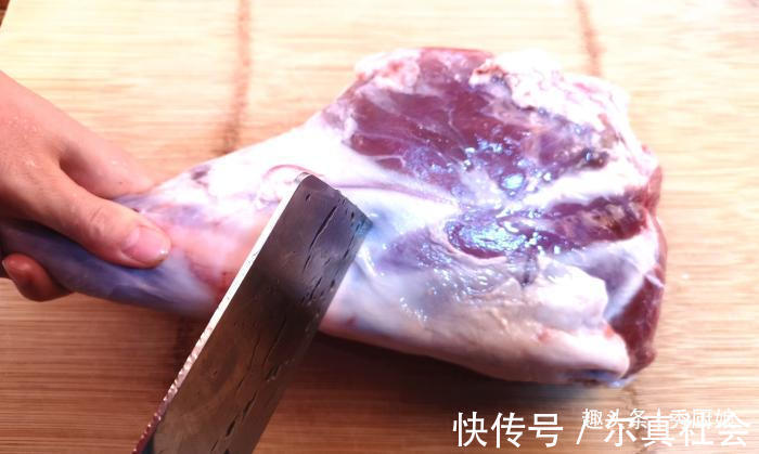 膻味|炖羊肉时,记得放“1白2黄”,羊肉鲜嫩软烂,汤浓味道鲜,无膻味