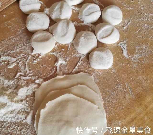 小茴香萝卜肉饺，鲜香味美，百吃不厌！