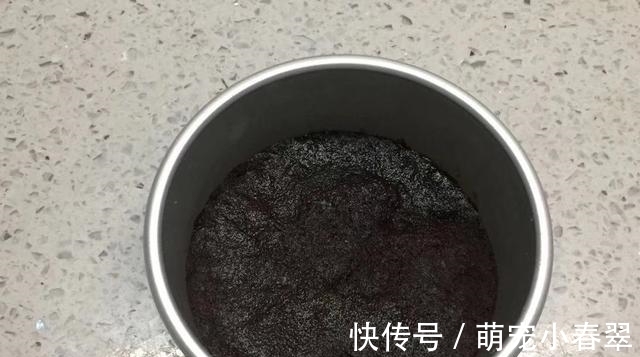 孩子想吃蛋糕不用买，这样做免烤箱，不打发，入口即化，特好吃