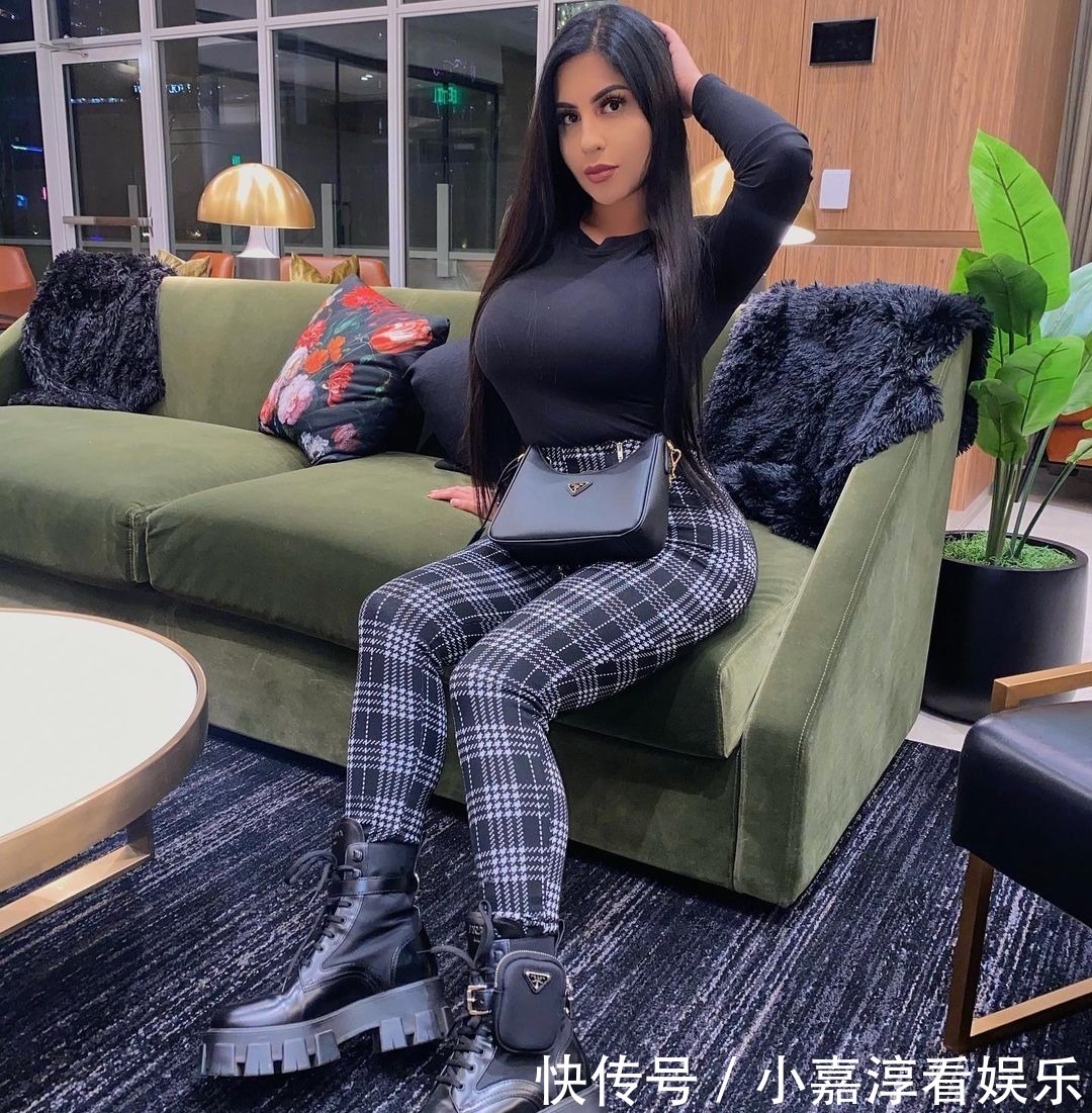 社交平台|她是西班牙模特,体型有着曲线之美,虽不显高挑,但依然很有魅力