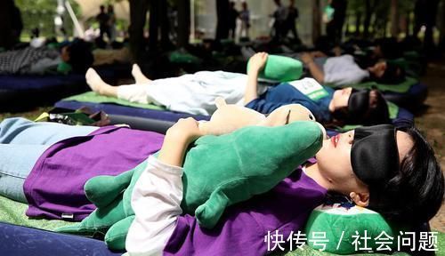 枕头|颈椎病很常见,但这3个危害可不小,做好2点来预防