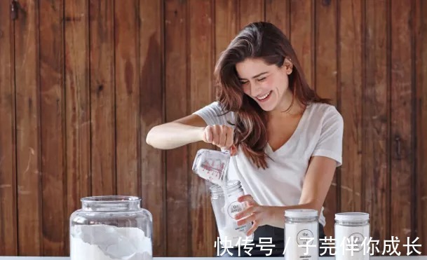 垃圾|一条内裤穿20年,厕纸晒干重复用,90后女孩几年省下一套房