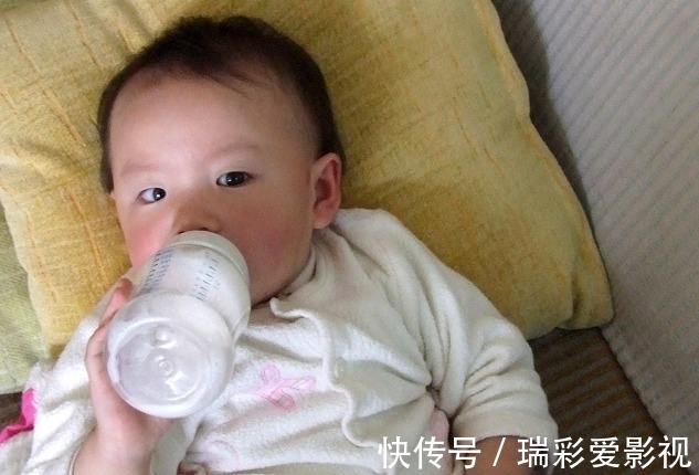 开学季|积食原因不只是吃多，儿科医生：2种早餐再喂，会“拖垮”脾胃