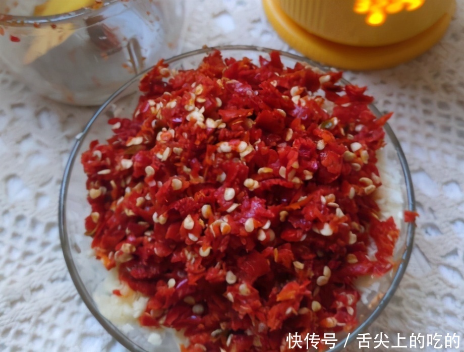 想吃黄豆酱不用买，在家做很简单，香辣过瘾，放一年也不会坏